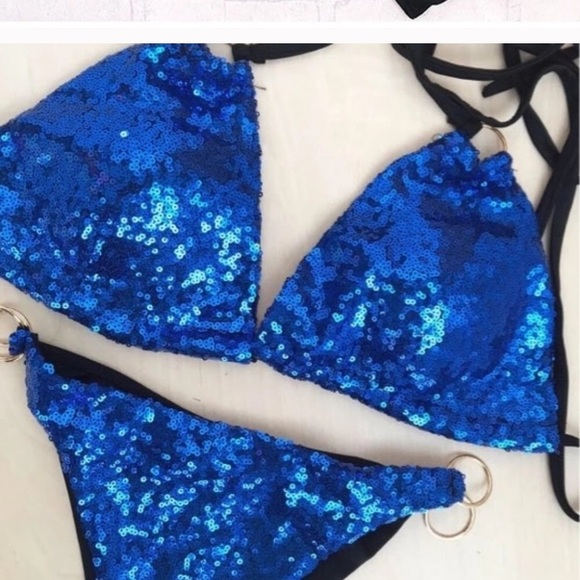 Bikini - Picture 2 of 5